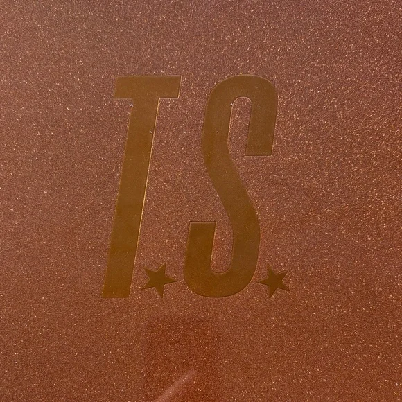 Taylor Swift The Life of a Showgirl Cardigan Box Set - Picture 3 of 6